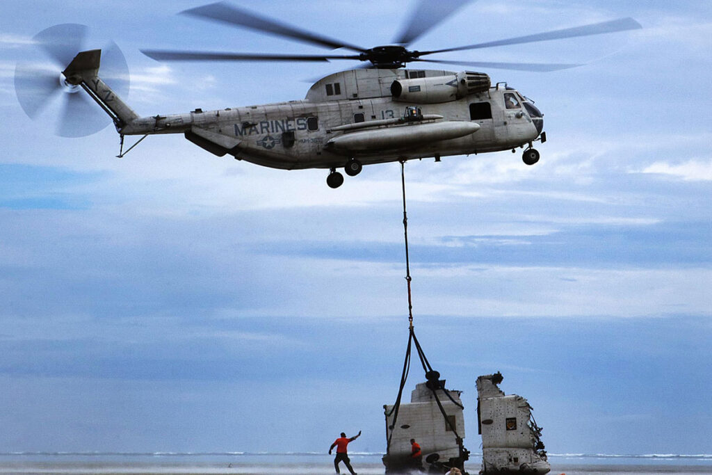 ch-53d-sea-stallion_005